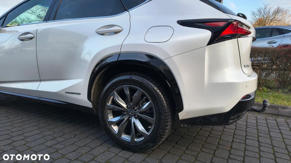 Lexus NX 300h F Impression AWD - 3