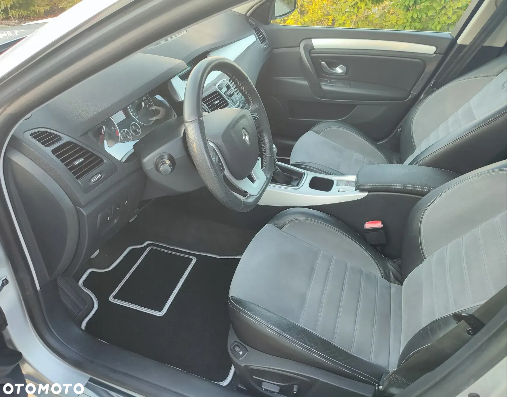 Renault Laguna Grandtour dCi 180 FAP GT - 22