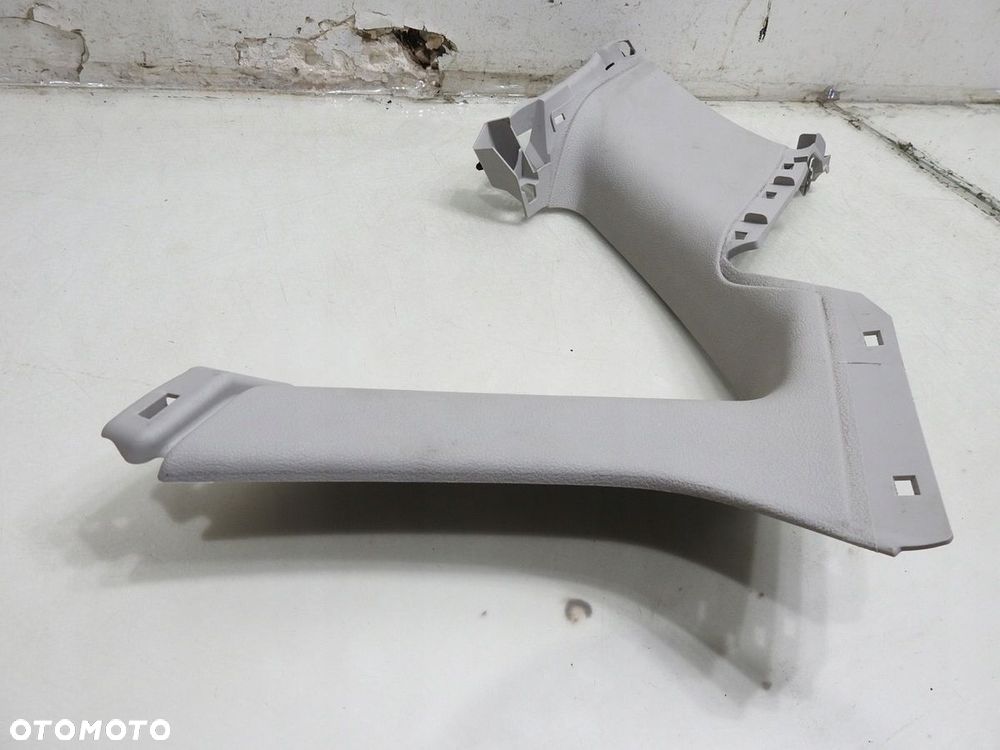 OSŁONA SŁUPKA PRAWY TYŁ C PEUGEOT 407 SW - 2