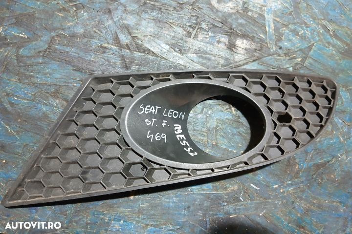 Grila proiector stanga 1P0853665A 1P0853665A Seat Leon 2 1P [2005 - 2 - 1