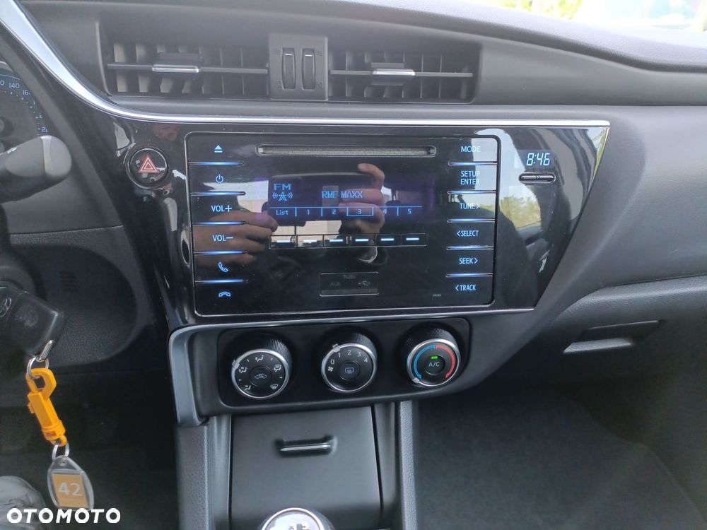 Toyota Corolla 1.6 Premium EU6 - 16