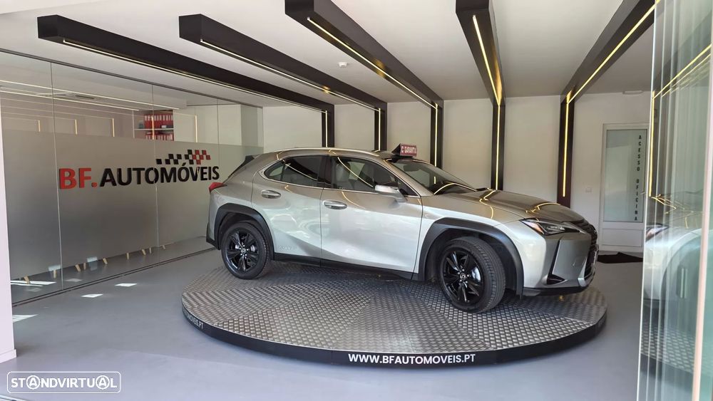 Lexus UX 250h Executive - 9