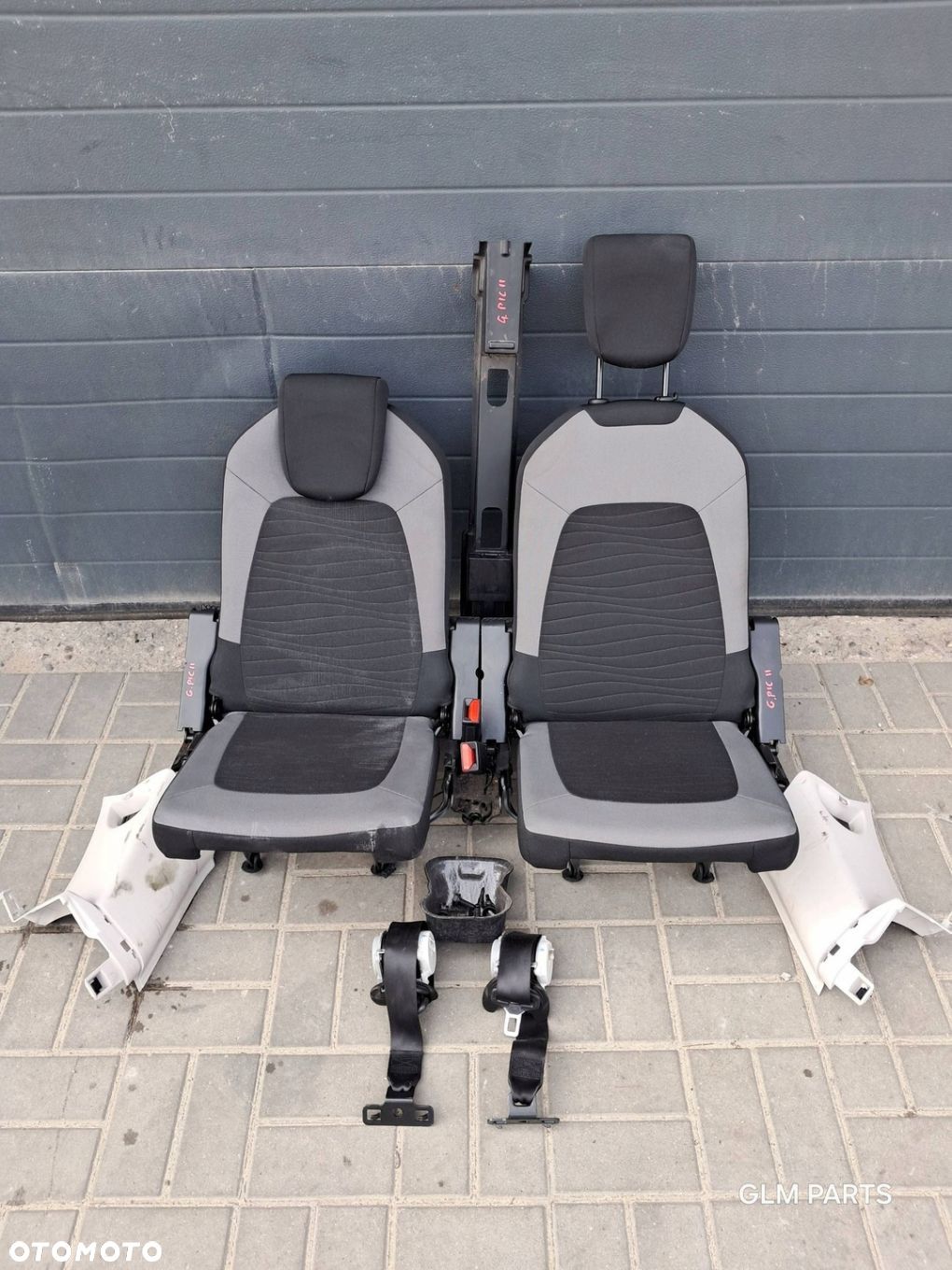 Citroen C4 Grand Picasso II Fotele tylne trzeciego rzędu pasy mocowania - 1