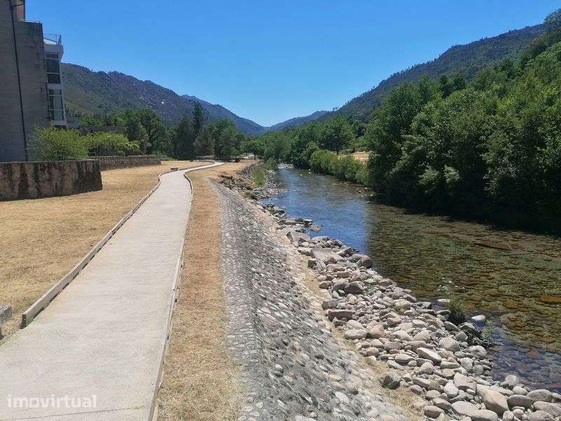 Ruinas a 5 lkm da fronteira do Gerês - Grande imagem: 3/6