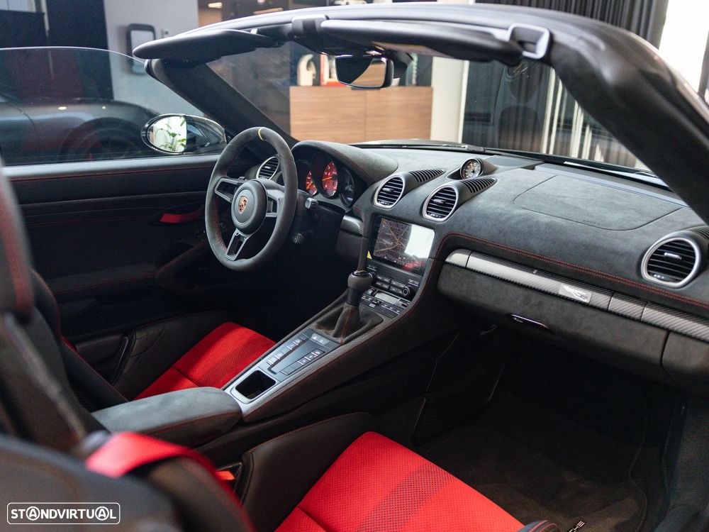 Porsche 718 Spyder - 52