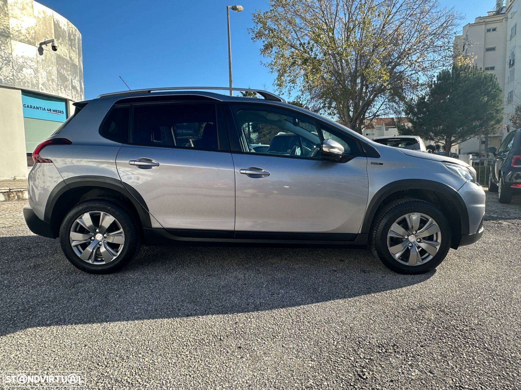 Peugeot 2008 1.2 PureTech Signature - 5