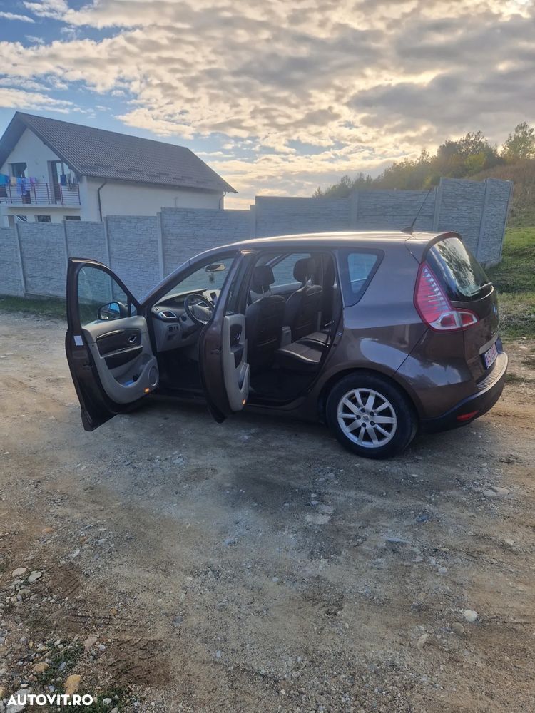 Renault Scenic 1.9 dCi FAP Avantage - 3