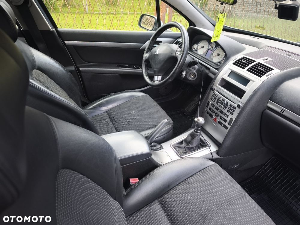 Peugeot 407 - 8