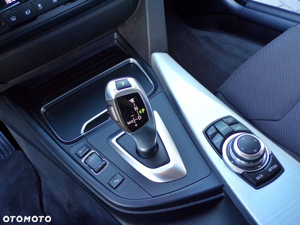 BMW Seria 4 420d xDrive Sport-Aut Luxury Line - 28