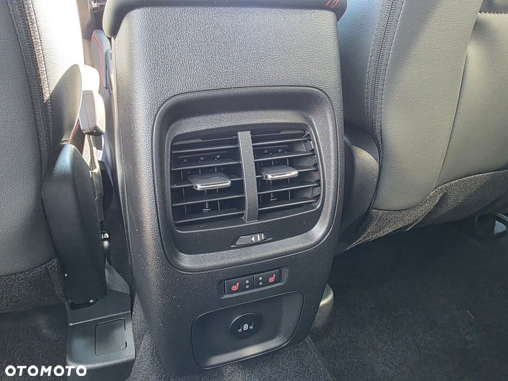 Ford Kuga - 34
