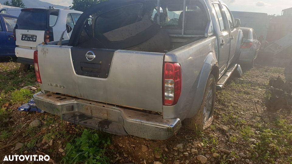 Dezmembrez Nissan NAVARA D40 2.5 diesel an 2006 - 5