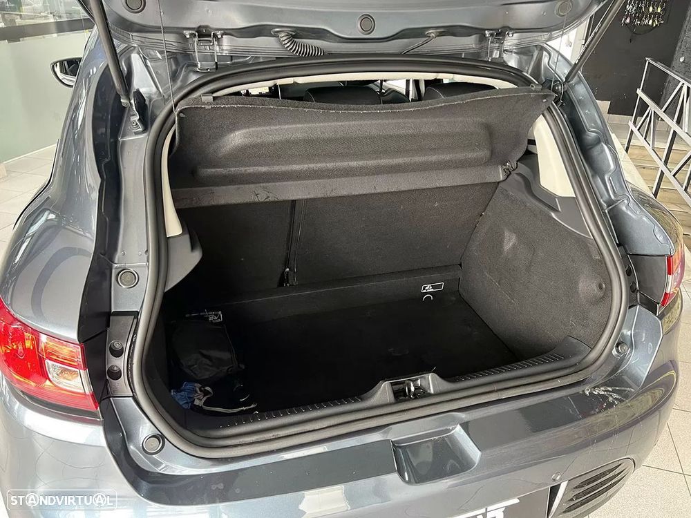 Renault Clio 0.9 TCe Limited Bi-Fuel - 23