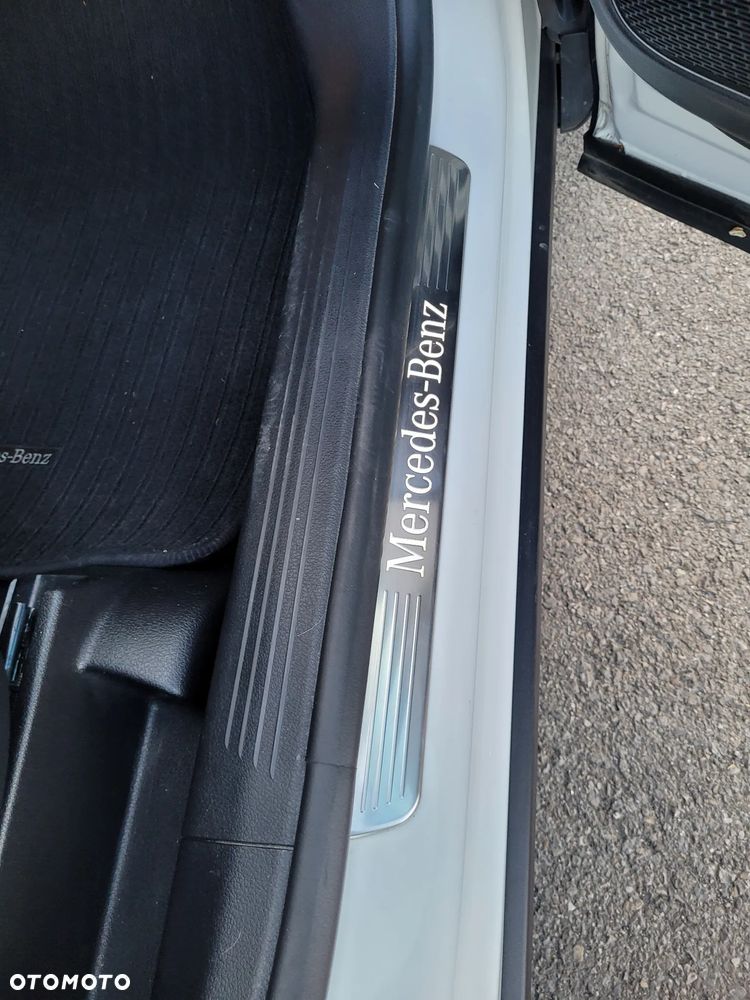 Mercedes-Benz GLB 250 4-Matic AMG Line 8G-DCT - 25