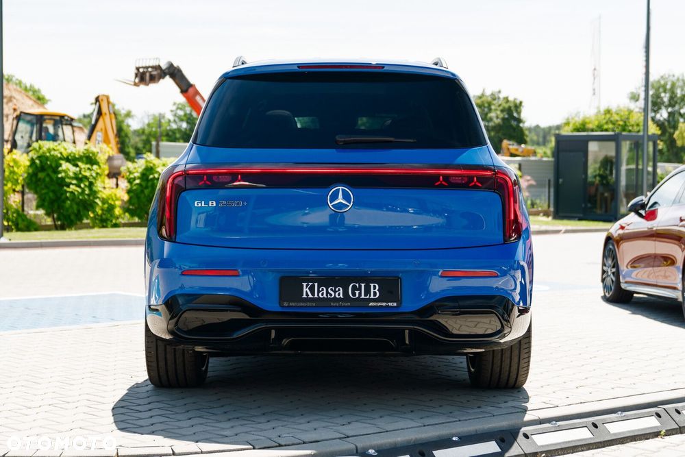 Mercedes-Benz GLB - 9
