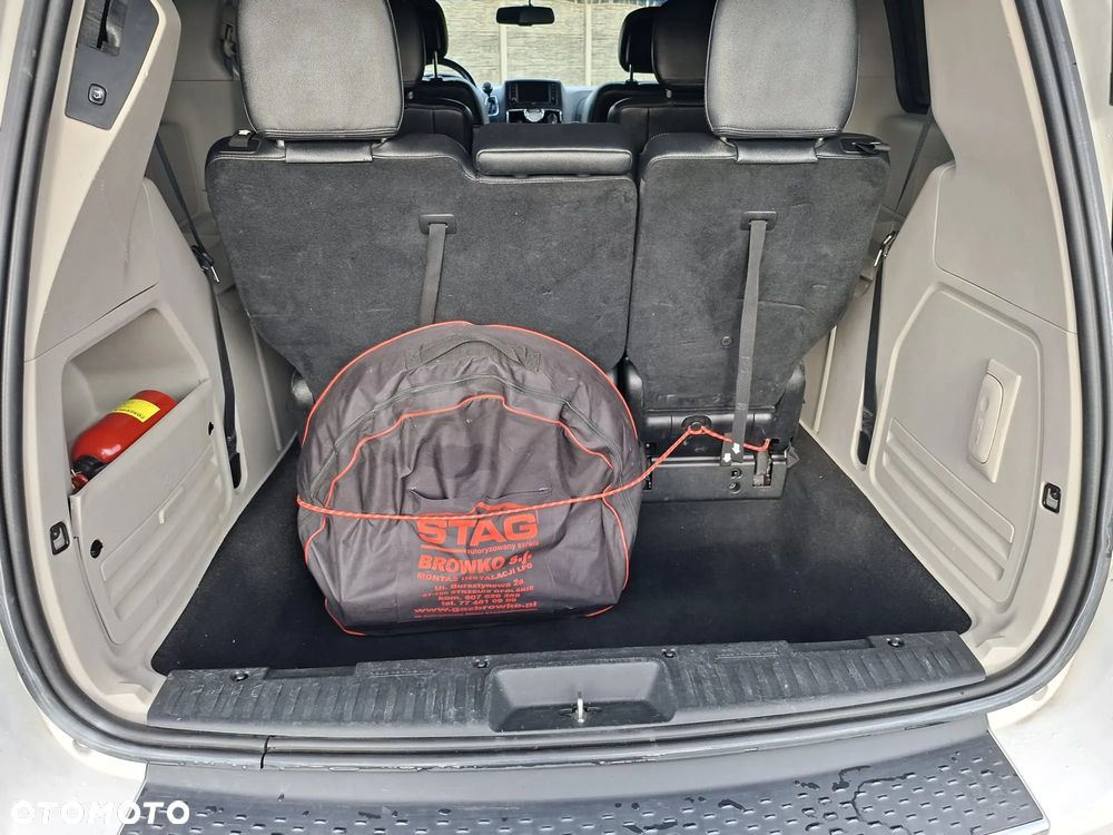 Chrysler Town & Country 3.6 Touring - 6