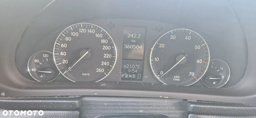 Mercedes-Benz Klasa C 240 4Matic Classic - 14