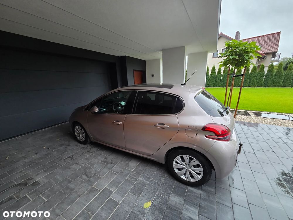 Peugeot 208 1.6 e-HDi Allure STT - 4