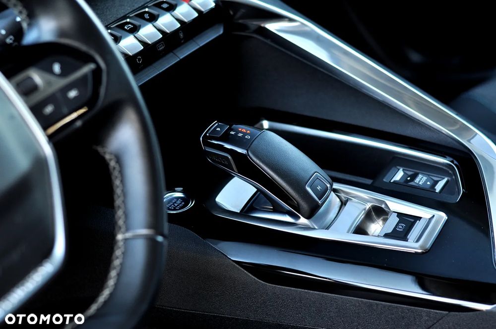 Peugeot 3008 BlueHDi 130 Stop & Start EAT8 Allure - 32