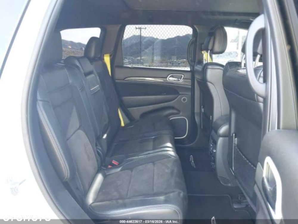 Jeep Grand Cherokee - 14