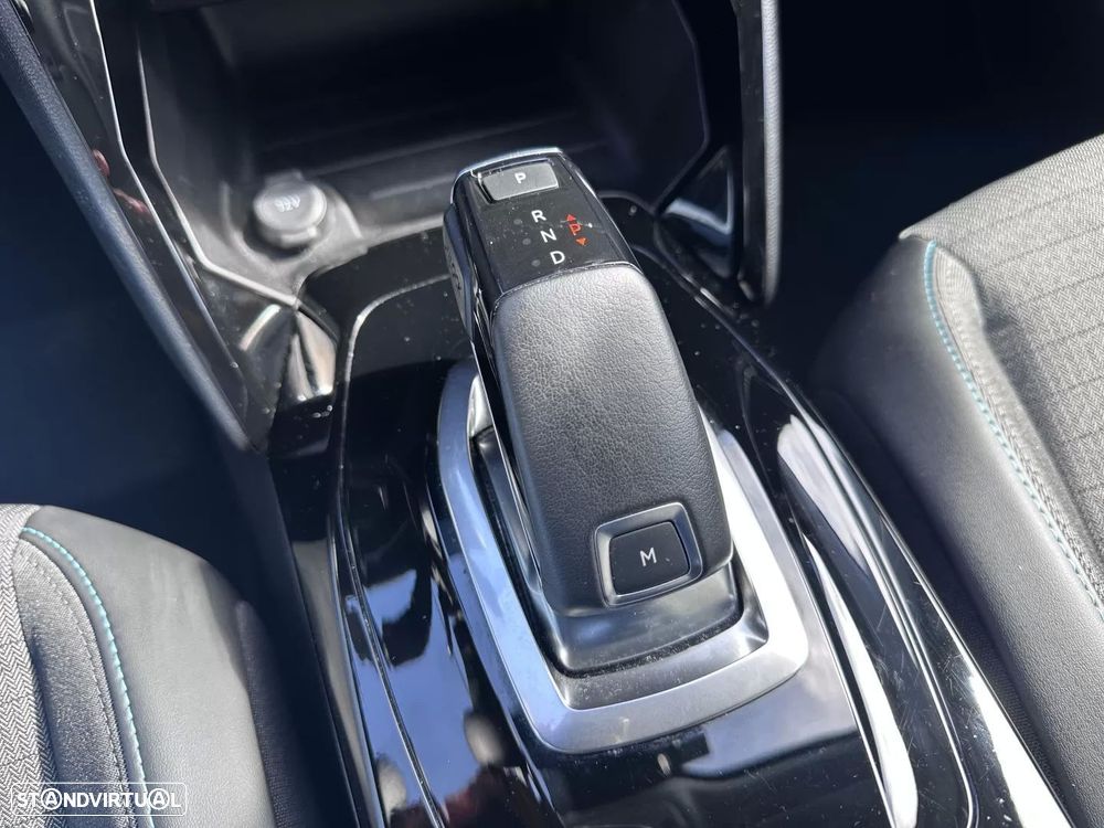 Peugeot 2008 PureTech 130 EAT8 Allure Pack - 29
