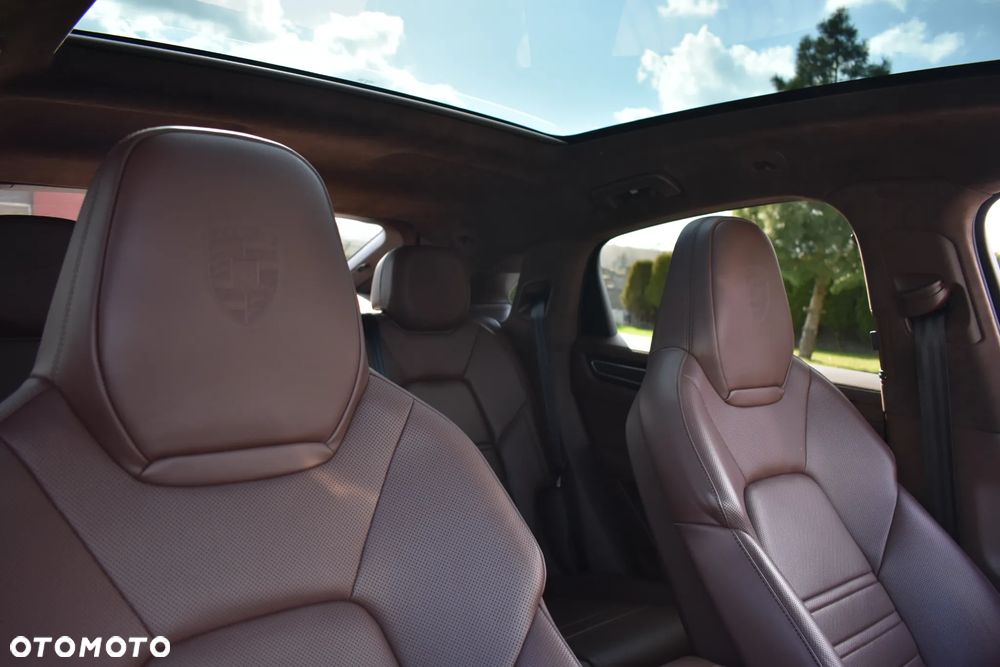 Porsche Cayenne - 38