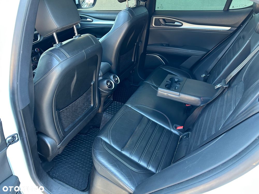 Alfa Romeo Stelvio 2.0 Turbo 16V AT8-Q4 Veloce Ti - 15