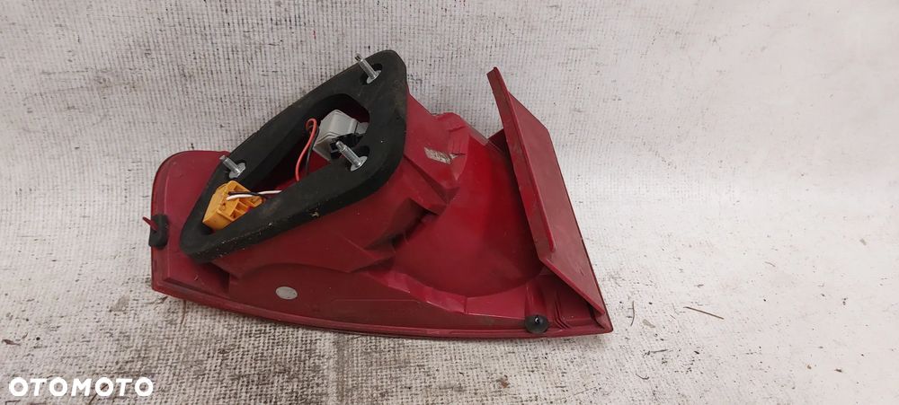 .  TYL TYLNA LAMPA PRAWA SEAT ALTEA XL - 4