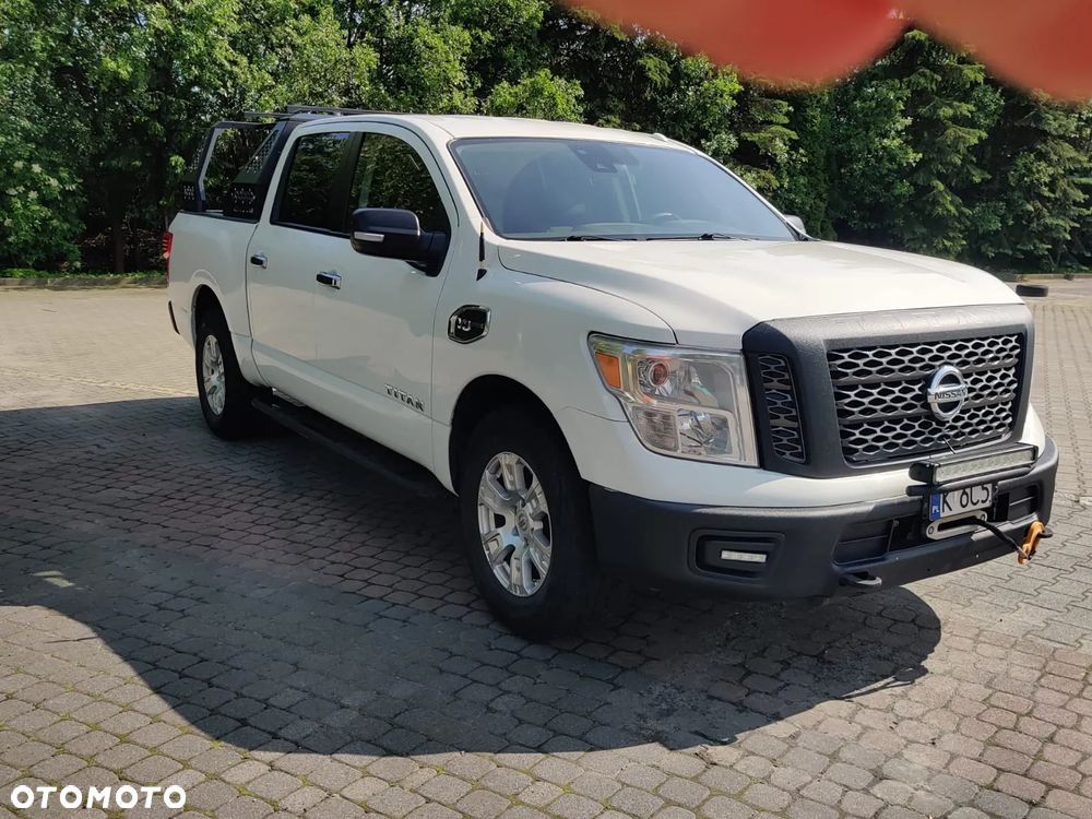 Nissan Titan - 1