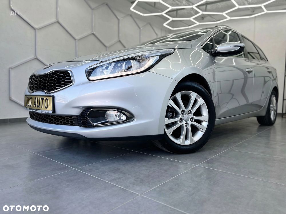 Kia Ceed - 11
