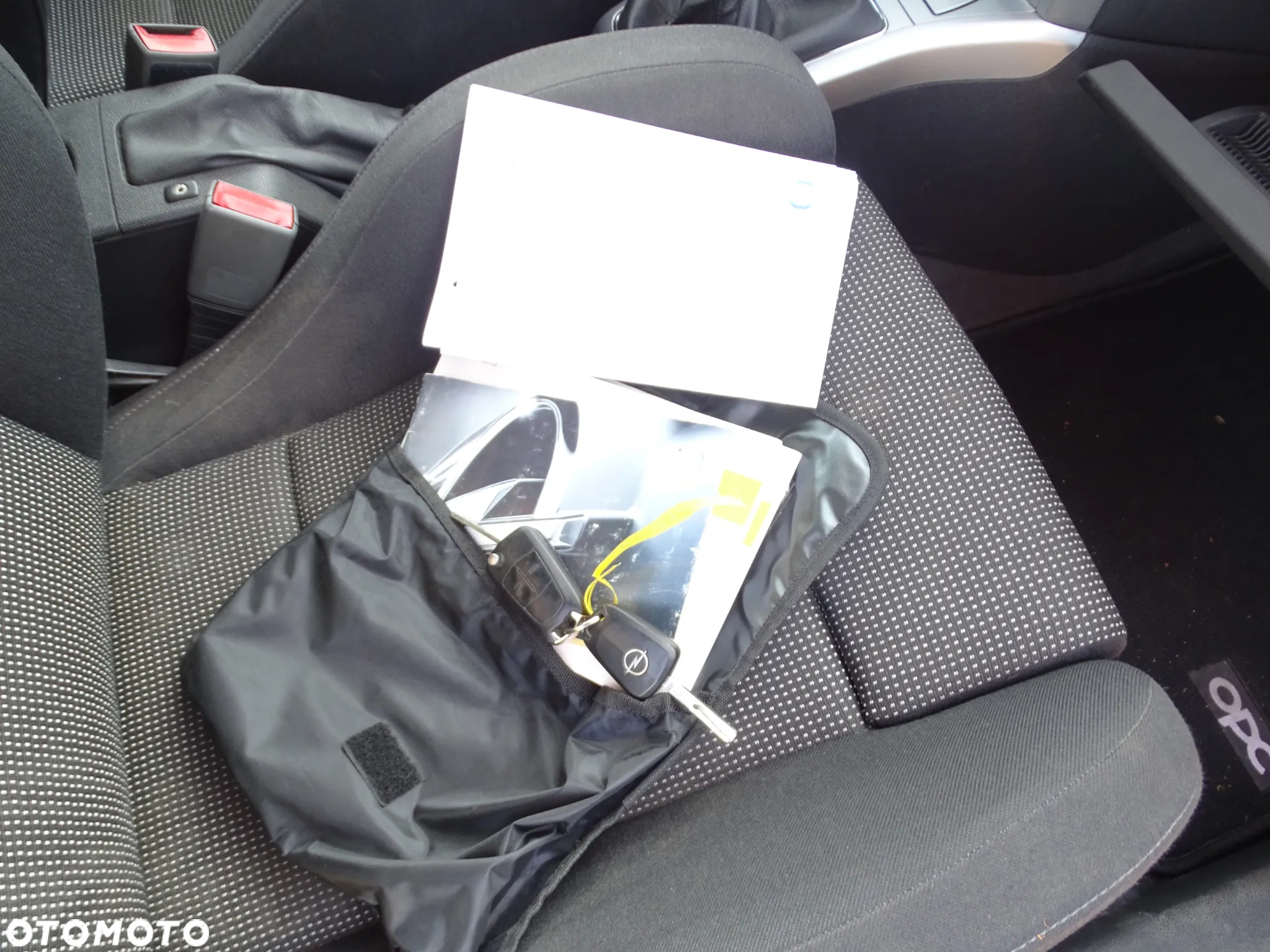 Opel Astra GTC 1.6 ECOTEC DI Turbo ecoFLEX Start/Stop - 11
