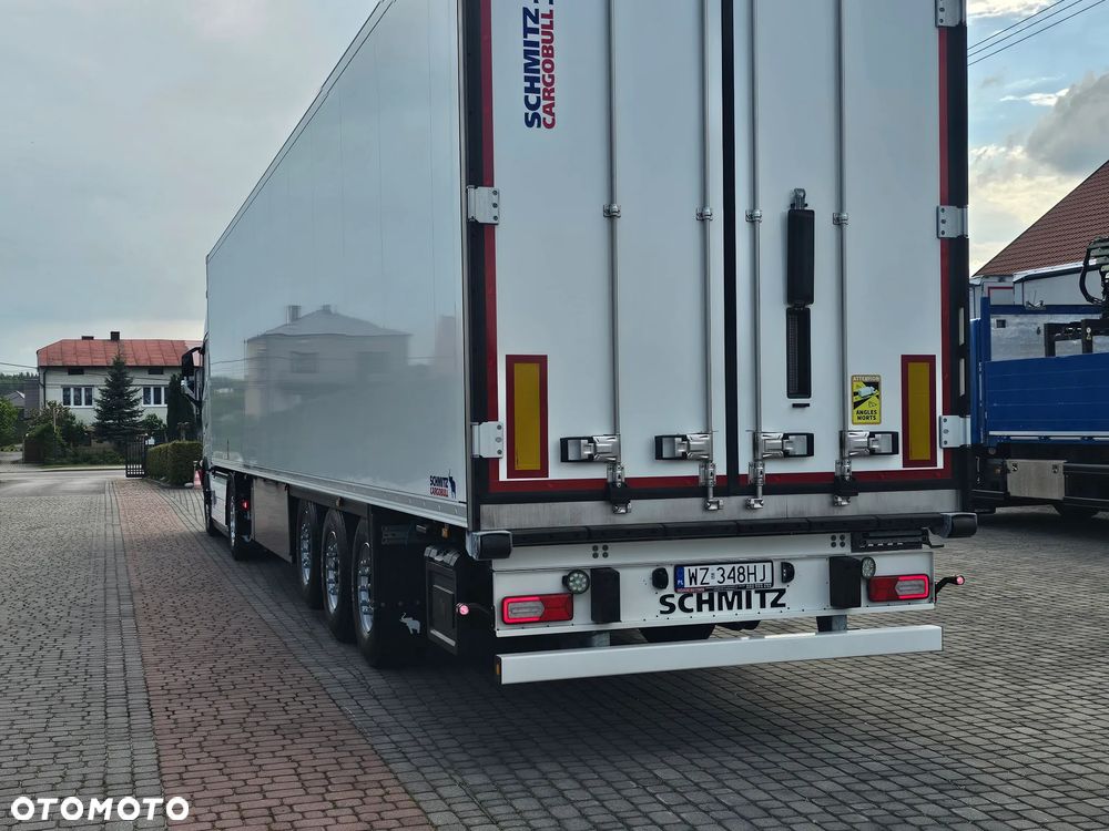 Schmitz Cargobull CHŁODNIA szer.KWIATOWA 2.50m OŚ PODN.JAK NOWA - 2