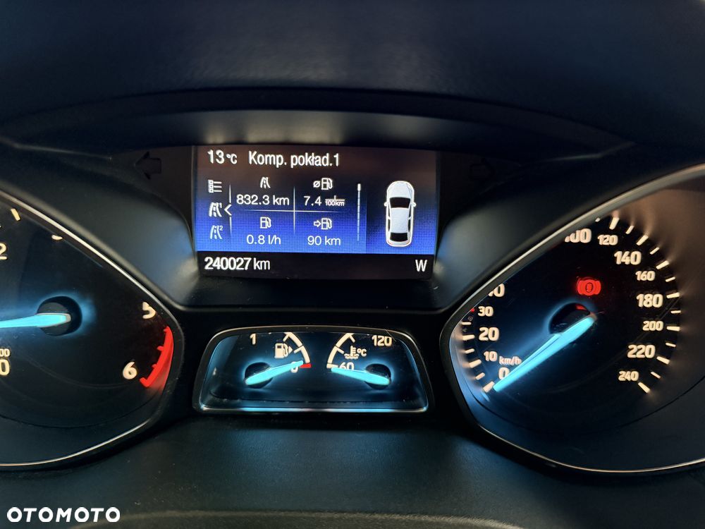 Ford Kuga 2.0 TDCi 2x4 Titanium - 17