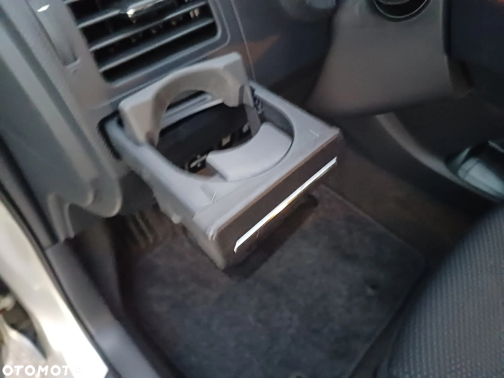 Toyota Auris 1.33 VVT-i Luna - 23