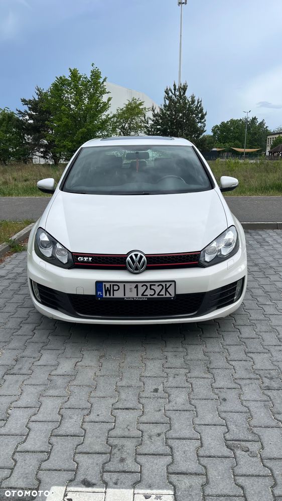 Volkswagen Golf - 1
