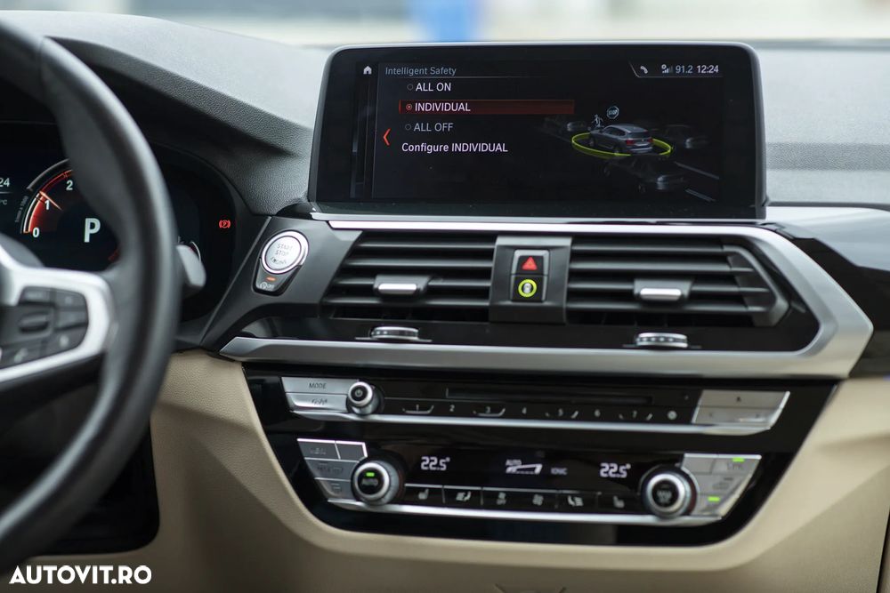 BMW X3 xDrive20i AT xLine - 29