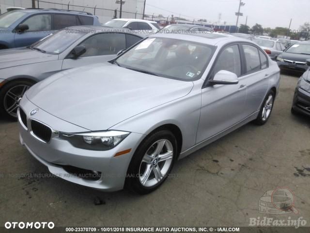 BMW Seria 3 328i xDrive - 24