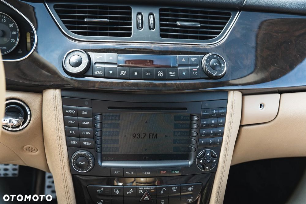 Mercedes-Benz CLS - 38