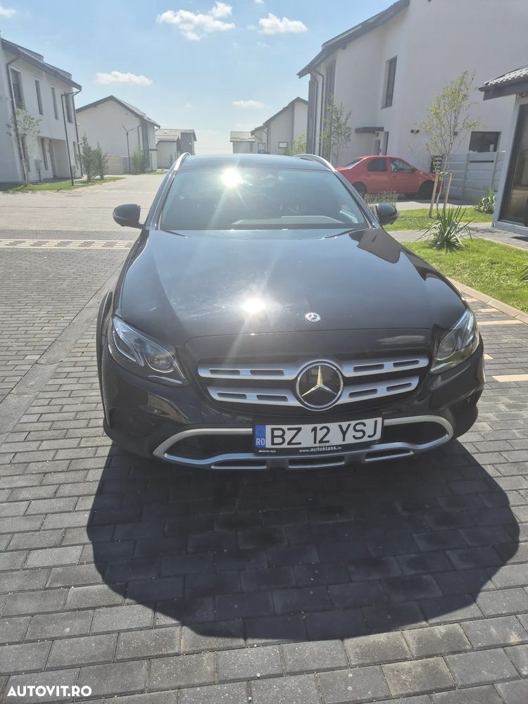 Mercedes-Benz E 220 d 4Matic All-Terrain 9G-TRONIC Exclusive - 4
