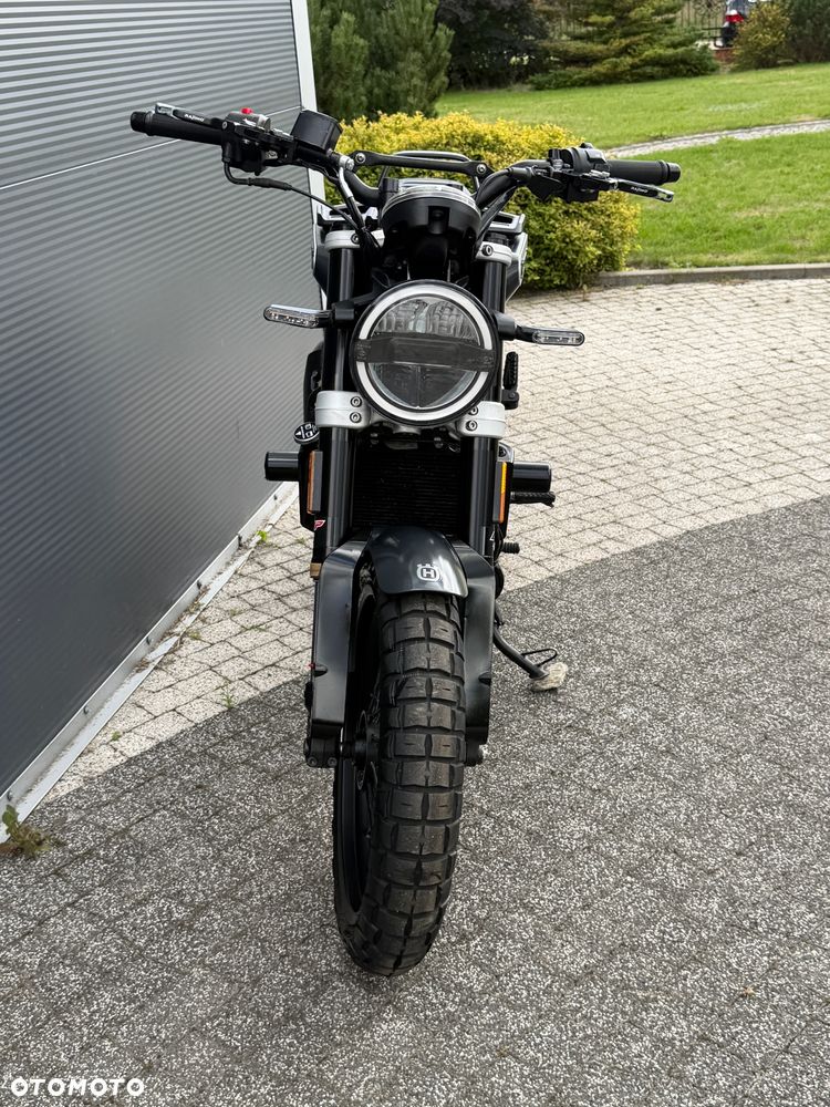 Husqvarna Svartpilen - 10