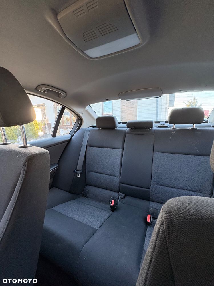 BMW Seria 3 318i - 12