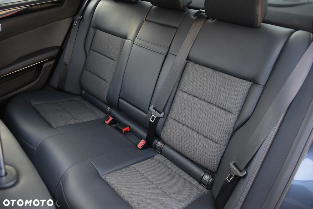 Mercedes-Benz Klasa E 350 CDI DPF 4Matic BlueEFFICIENCY 7G-TRONIC Avantgarde - 36
