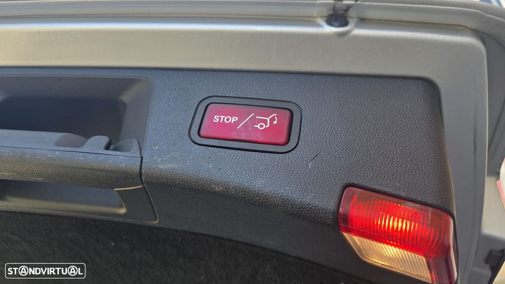 Mercedes-Benz E 300 Bluetec Hybrid Avantgarde - 26