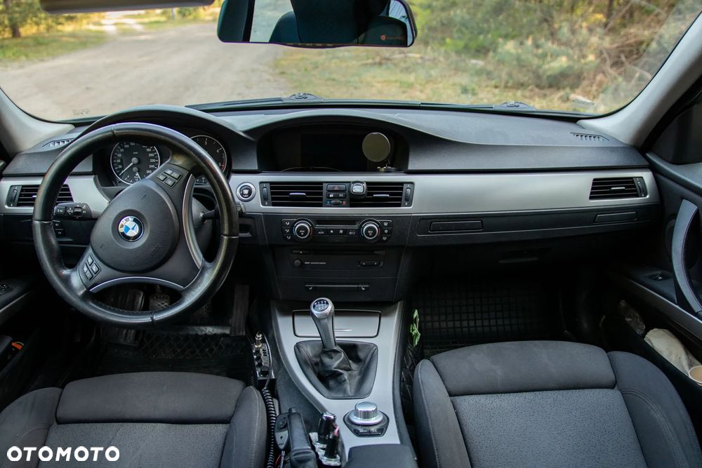 BMW Seria 3 320d - 14