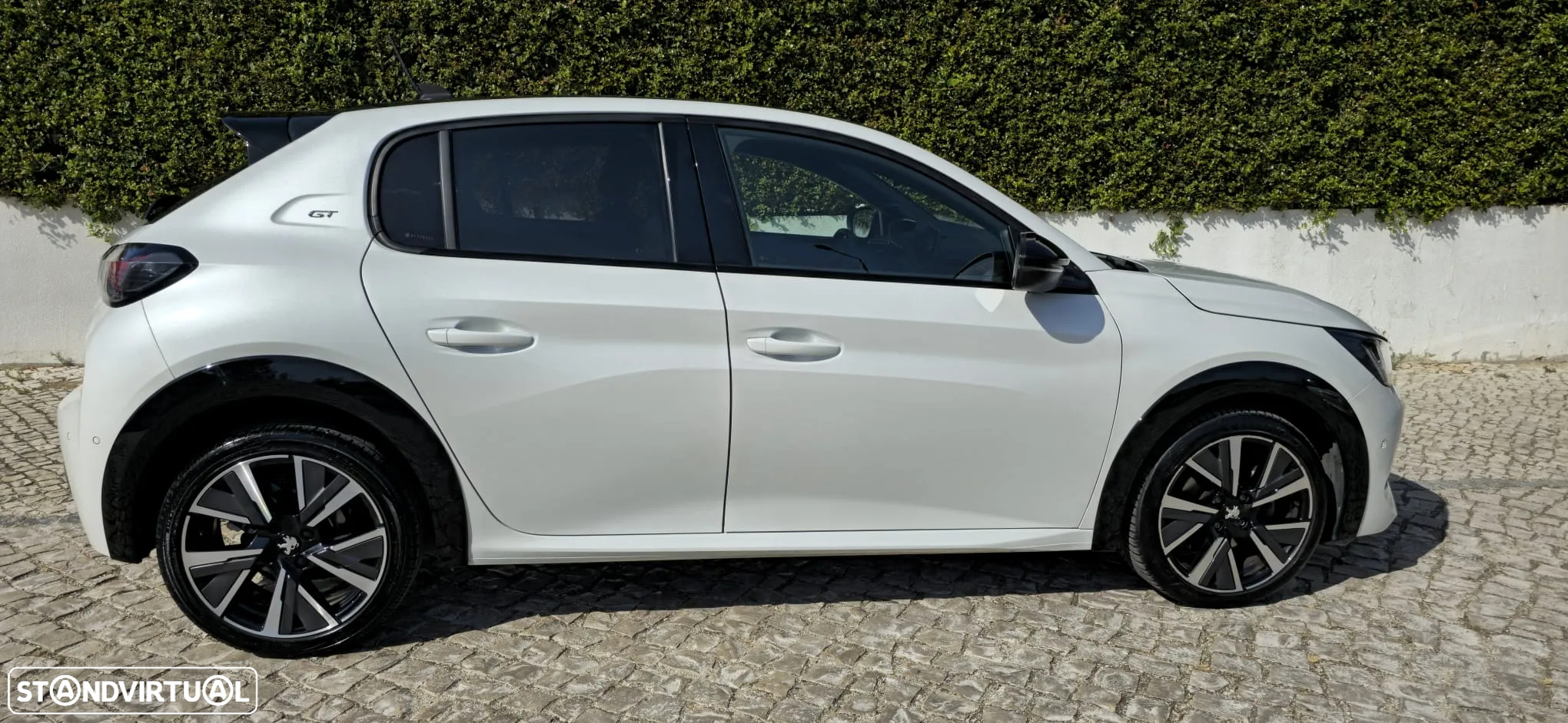 Peugeot 208 - 3