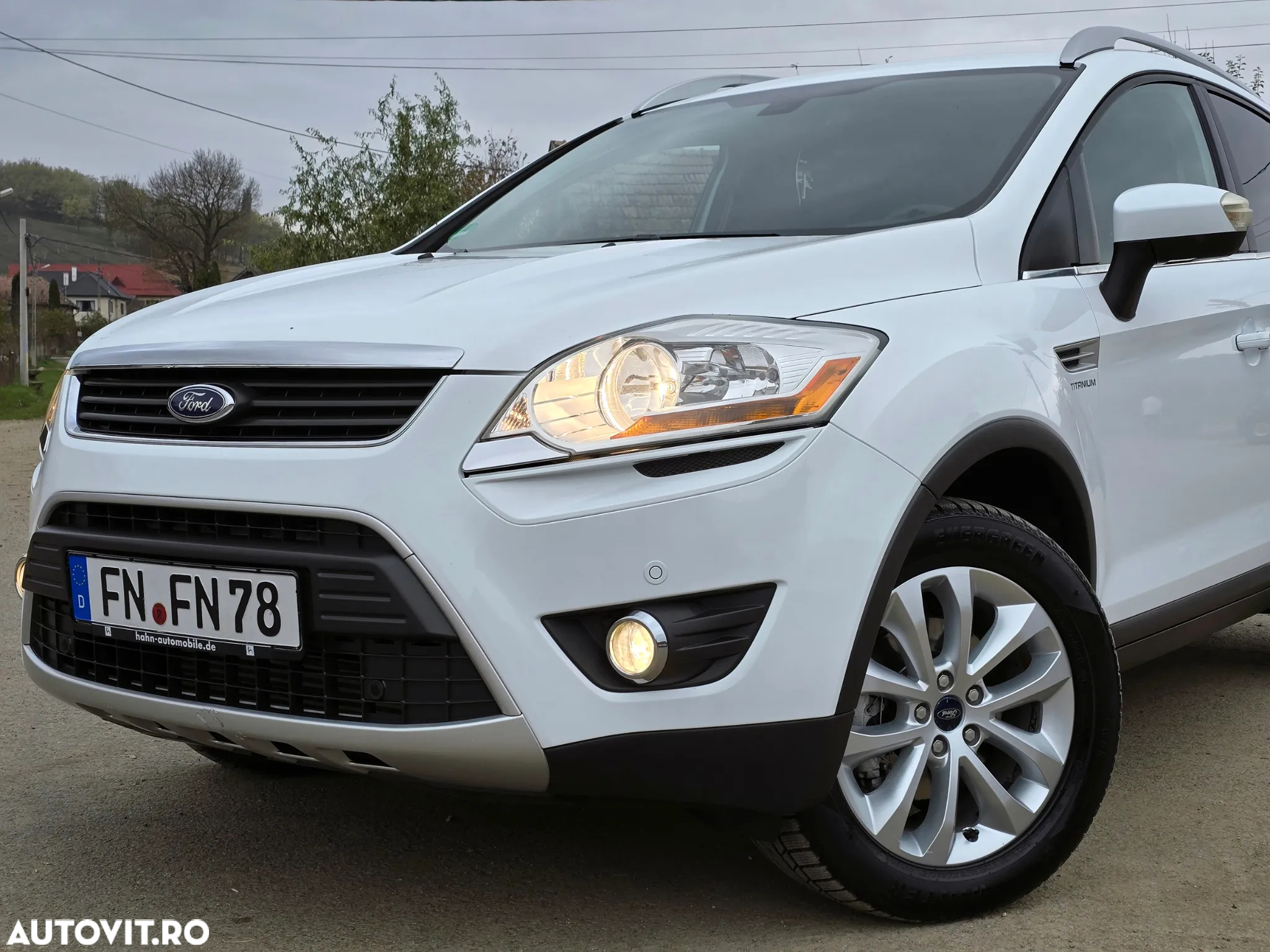 Ford Kuga 2.0 TDCi 2x4 Titanium - 11