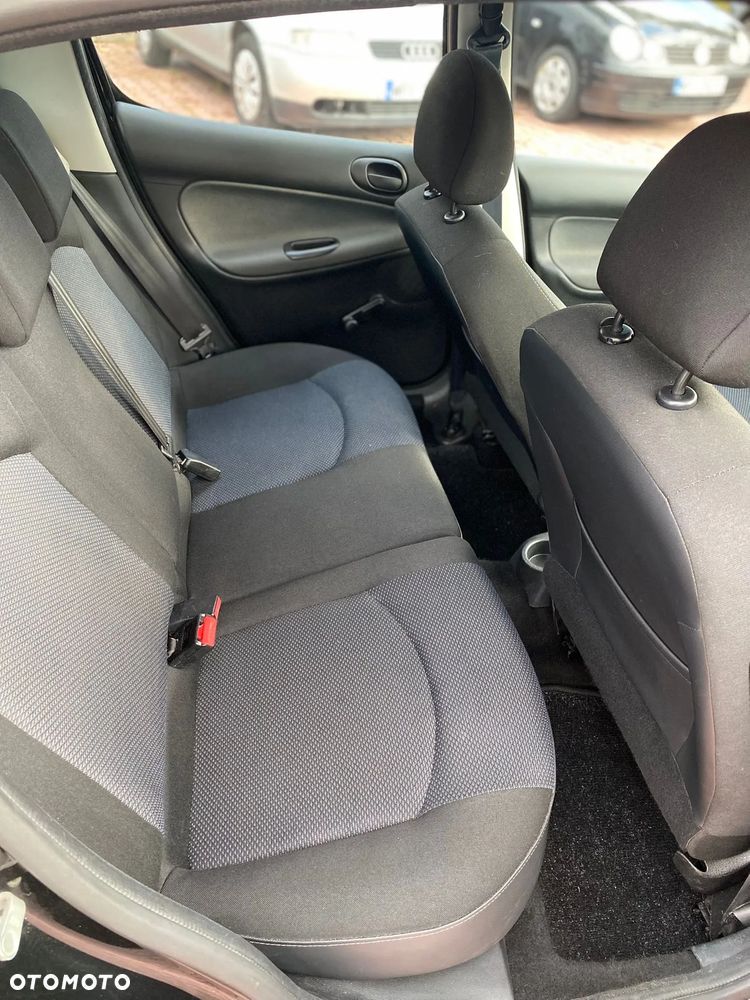 Peugeot 206 plus - 11