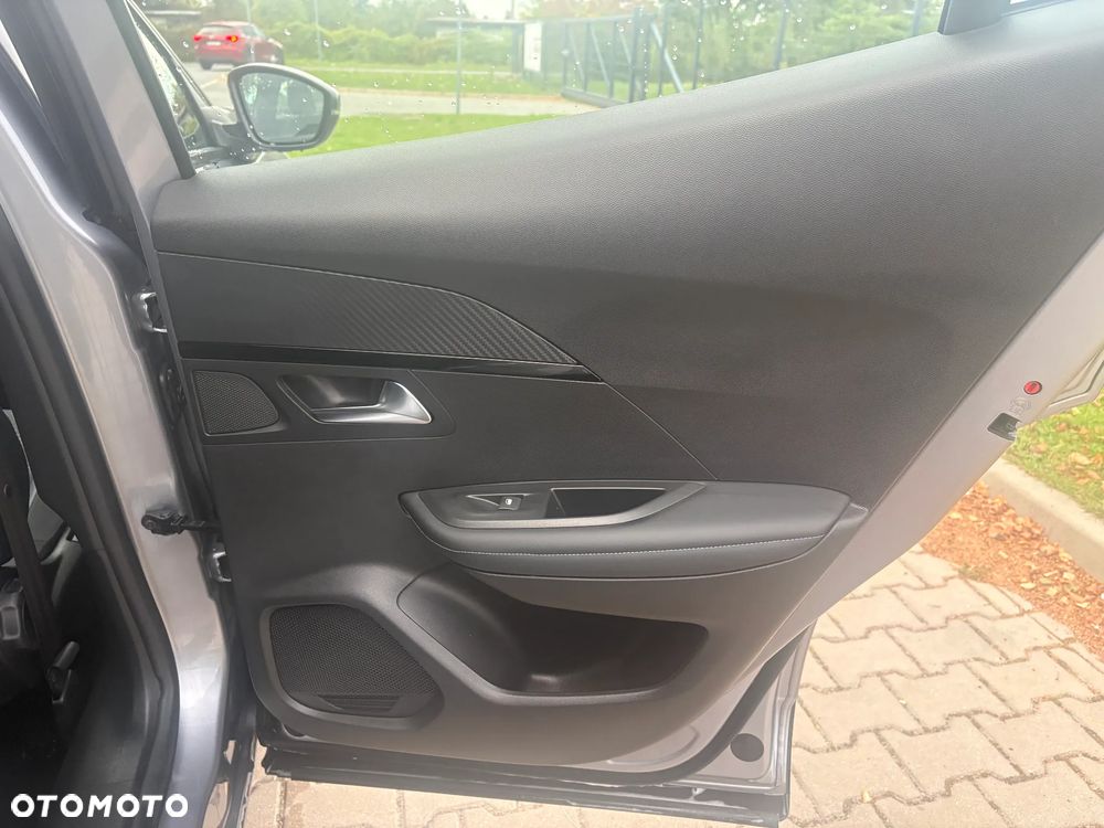 Peugeot 2008 PureTech 130 EAT8 Allure - 10