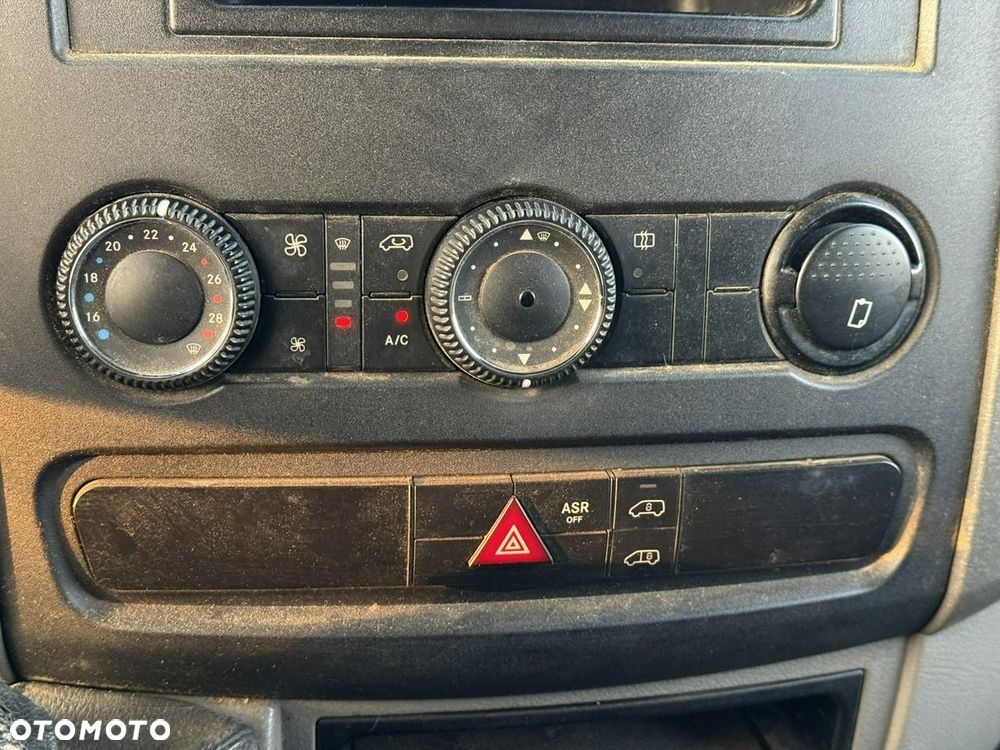 Mercedes-Benz Sprinter - 16