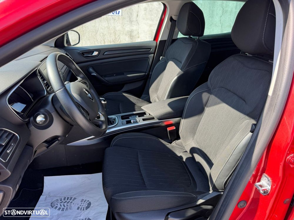 Renault Mégane 1.5 Blue dCi Limited J17 - 9