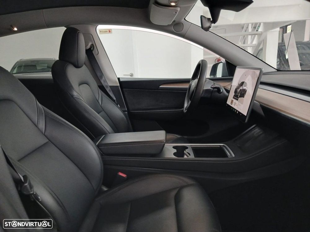 Tesla Model Y Long Range Dual Motor AWD - 10